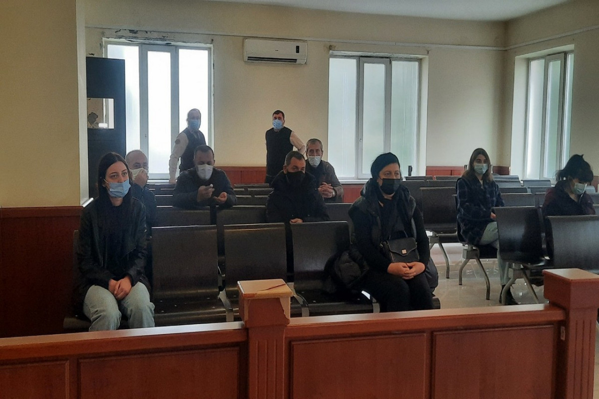Batumidə binanın çökməsinə görə saxlanılan Azərbaycan vətəndaşının məhkəməsi keçirilib