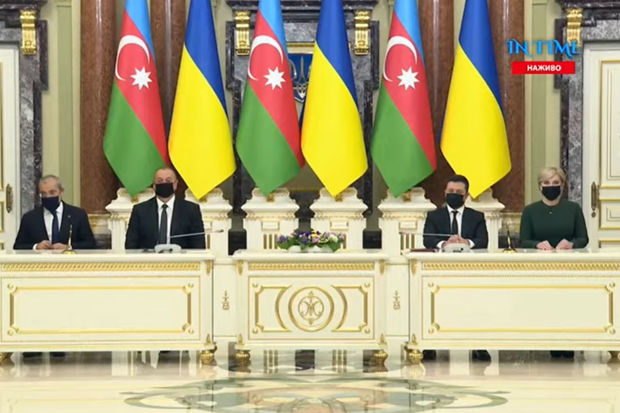 Azərbaycan və Ukrayna prezidentlərinin brifinqi - CANLI YAYIM