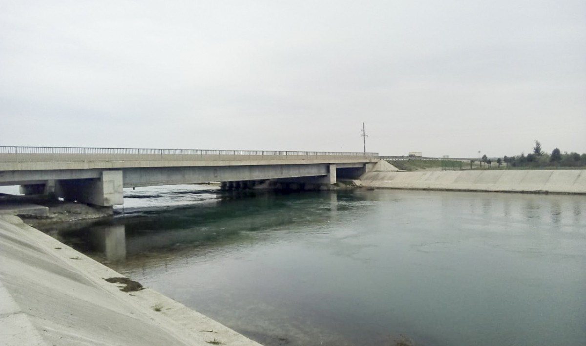 On gün əvvəl avtomobilində kanalda batan şəxsin meyiti tapılıb