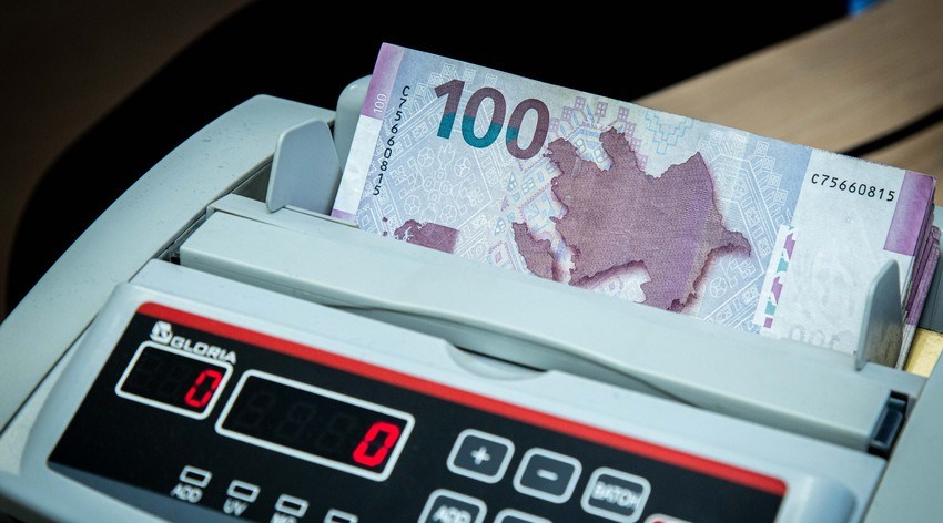 Azərbaycanda professor, dosent, elmlər və fəlsəfə doktorlarına ödənilən əlavələr artırılıb