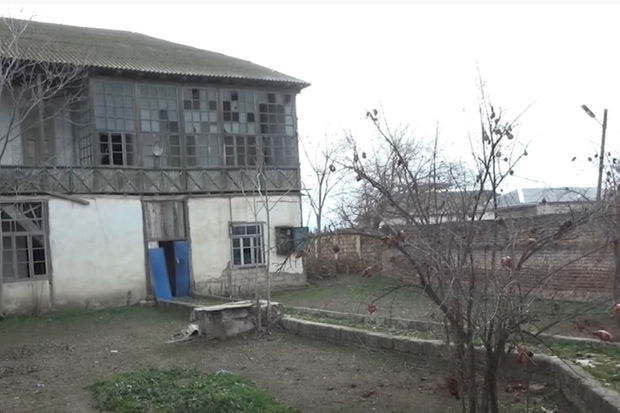 Nuru Paşanın gizli yığıncaq keçirdiyi ev baxımsız vəziyyətdədir - VİDEO