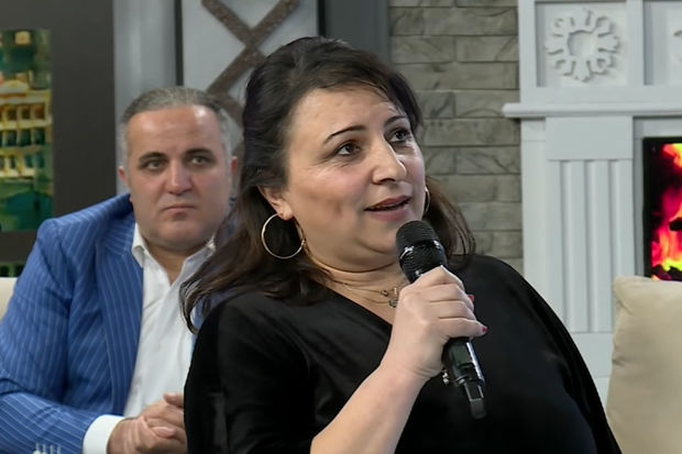 Xadimə işləyən qadın toyda mahnı ifa etməsindən DANIŞDI - VİDEO