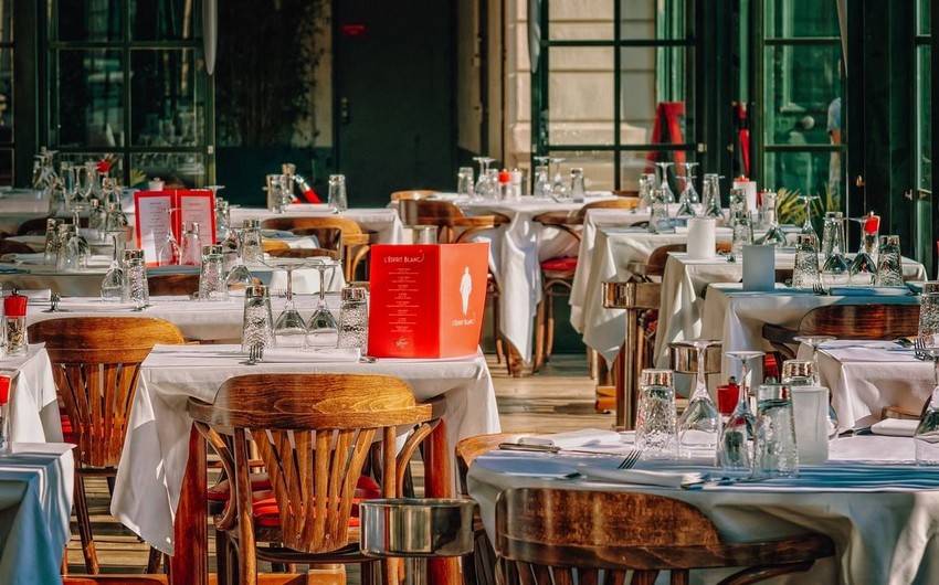 AQTA “Burc Qala” restoranını cərimələyib