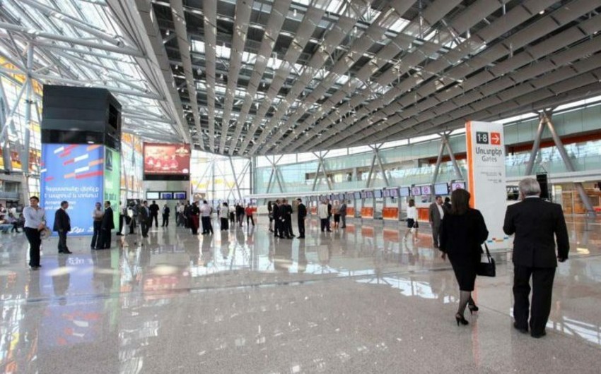 Ermənistanı hava yolu ilə tərk edənlərin sayı artıb