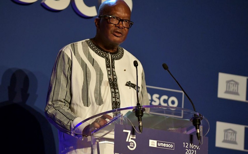 Burkina Faso Prezidenti istefa verib