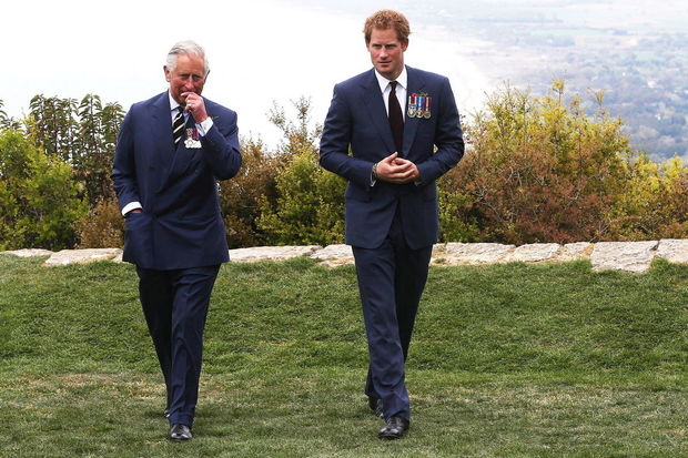 Şahzadə Harri atası ilə gizli danışıqlar aparır - FOTO