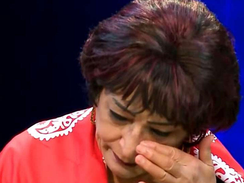 Xalq artisti efirdə ağladı - VIDEO