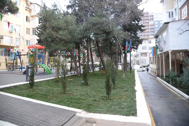 Nəsimi rayonunda növbəti abad həyət sakinlərin istifadəsinə verilib