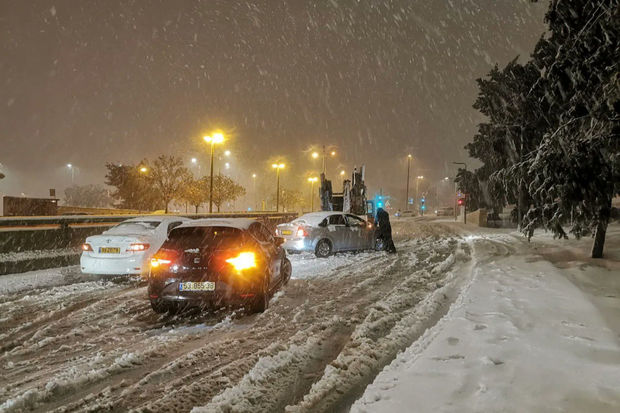 İsrailə yağan güclü qar nəqliyyatın hərəkətini iflic edib - FOTO/VİDEO