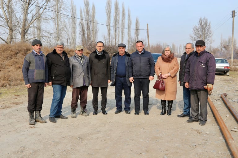 Deputat Ramil Həsən Şahlıq kəndində qaz xəttinin çəkilişi ilə maraqlandı