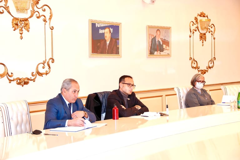 Deputat Ramil Həsən Heydər Əliyev Mərkəzində seçiciləri qəbul etdi