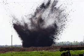 Füzulidə traktor minaya düşüb