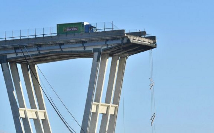 ABŞ-da körpü qaz kəmərinin üzərinə düşüb, xəsarət alanlar var