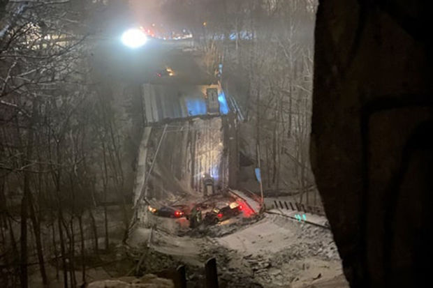 В США мост обрушился на газопровод накануне приезда Байдена, есть пострадавшие - ФОТО