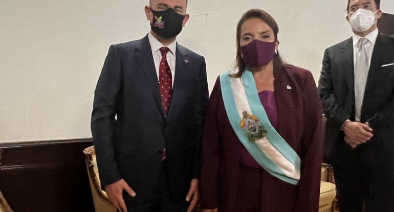 Hondurasın ilk qadın Prezidenti: 