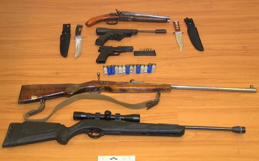Həftəsonu polis əməliyyat keçirib, 8 silah götürülüb