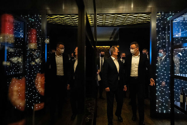 Глава МИД Венгрии прибыл в Азербайджан - ФОТО