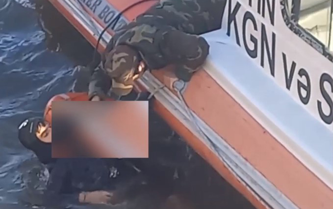 Bakıda özünü dənizə atan qadın xilas edildi - Video