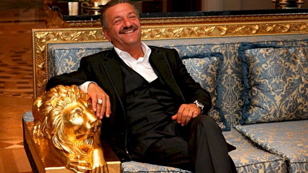 Telman İsmayılov bu müğənnini əlindən öpməyə MƏCBUR EDİB