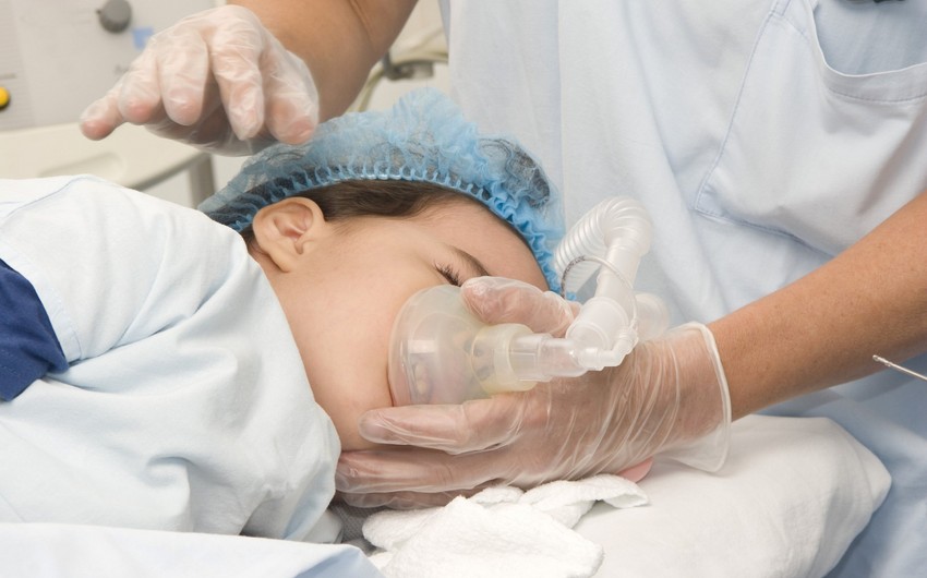 Zabratda avtomobilin vurduğu yeniyetmə reanimasiyaya yerləşdirilib