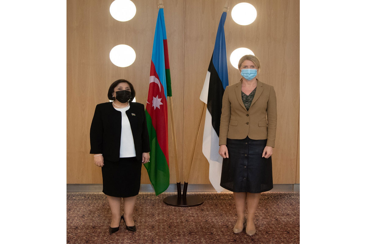 Milli Məclisin sədri Estoniyanın xarici işlər naziri ilə görüşüb