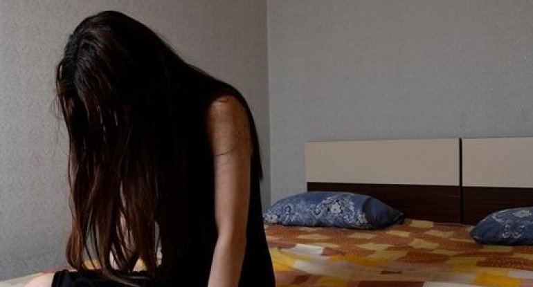 Səhər görüb ki, arvadının evindən kişi çıxır - MƏHKƏMƏ