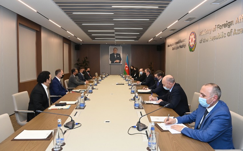 Ceyhun Bayramov İraqın xarici işlər nazirinin müavini ilə görüşüb