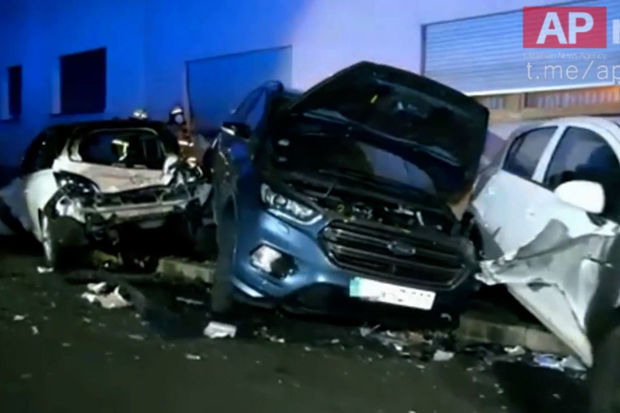 В Германии пьяный водитель грузовика протаранил более 30 машин - ВИДЕО