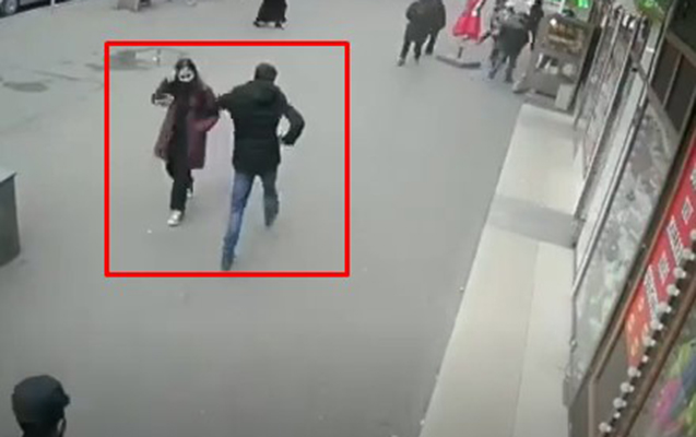В Баку задержан мужчина, ударивший на улице школьницу - ВИДЕО