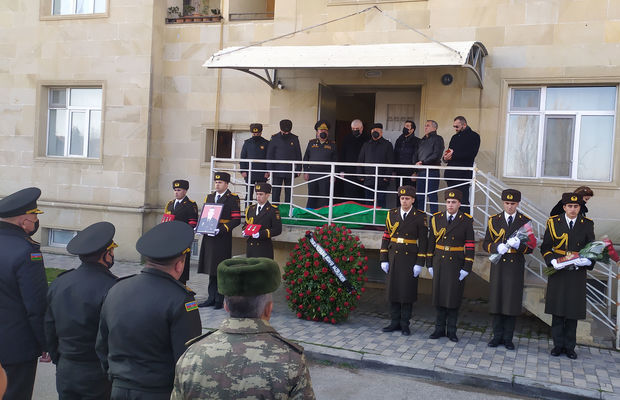“Qarabağ” ordenli şəhidin zabit əmisi dəfn edildi – FOTO