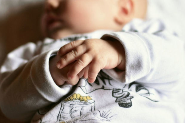 В Москве женщина выкинула из окна своего новорожденного ребенка