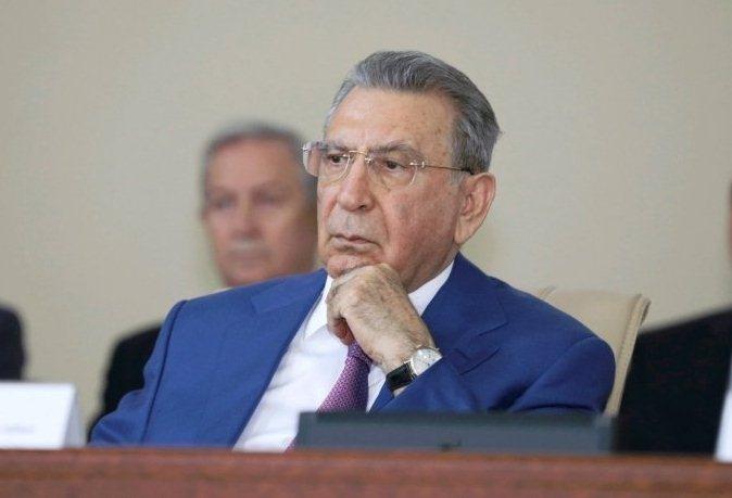 Ramiz Mehdiyevin kitablarını kimlər yazırmış? - SİYAHI