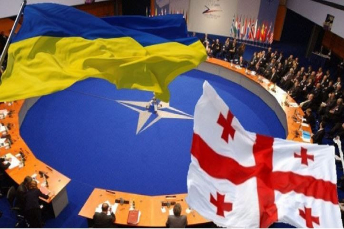 Stoltenberq Ukrayna və Gürcüstanın müdafiə nazirləri ilə görüşəcək