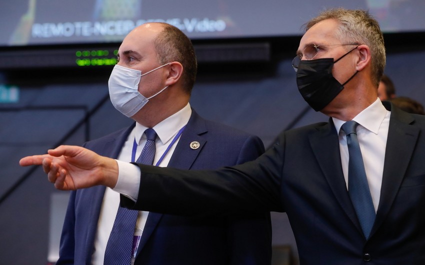 NATO-nun Baş katibi Gürcüstanın müdafiə naziri ilə təhlükəsizlik məsələlərini müzakirə edib