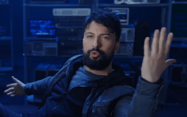 Tarkan qayıtdı, birinci oldu - Video