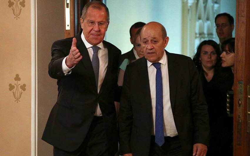 Rusiya və Fransa XİN başçıları arasında telefon danışığı olub