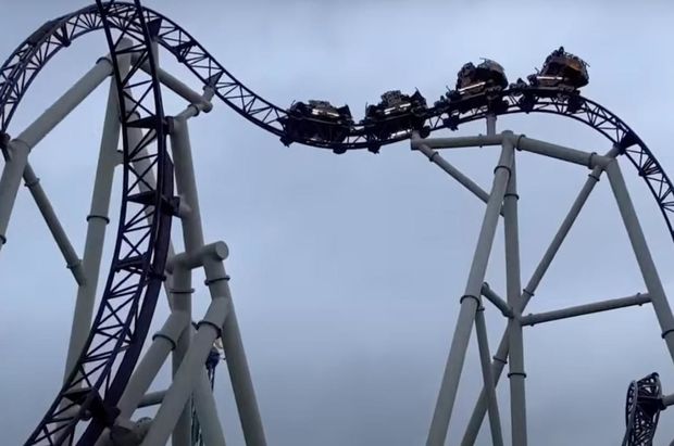 Belçikada əyləncə parkına gələnlər altı saat 37 metr yüksəklikdə qaldılar - VİDEO
