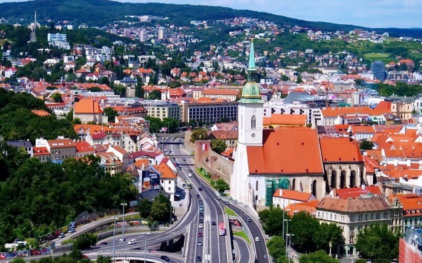 Slovakiyada koronavirus səbəbilə tətbiq edilən fövqəladə vəziyyət ləğv edilir