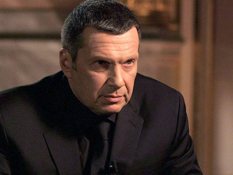 Qorxu dolu anlar: Balina turist dolu qayığı təqib etdi - VİDEO