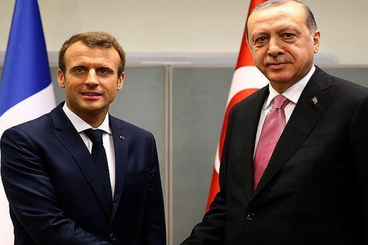 Ərdoğanla Makron Rusiyanın Ukraynaya hücumunu müzakirə ediblər