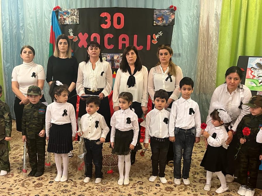Xətai rayonundakı 235 nömrəli xüsusi körpələr evi-uşaq bağçasında Xocalı soyqırımı qurbanlarının xatirəsi anılıb