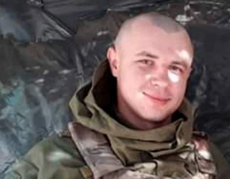 Ukraynada hamı ondan danışır: Özünü körpü ilə birgə partladaraq tankların qarşısını kəsdi - FOTO