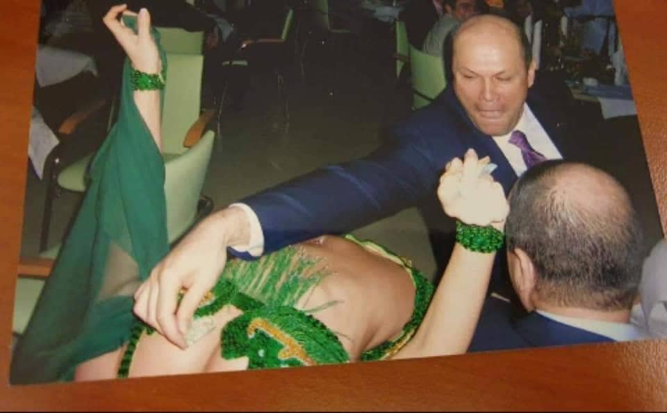 Gömrük generalının rəqqasə ilə biabırçı görüntüsü yayıldı - FOTO