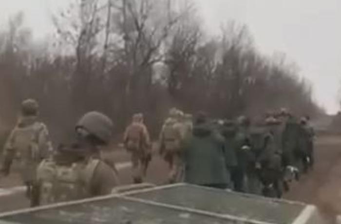 Xeyli sayda rus əsgəri təslim oldu – VİDEO