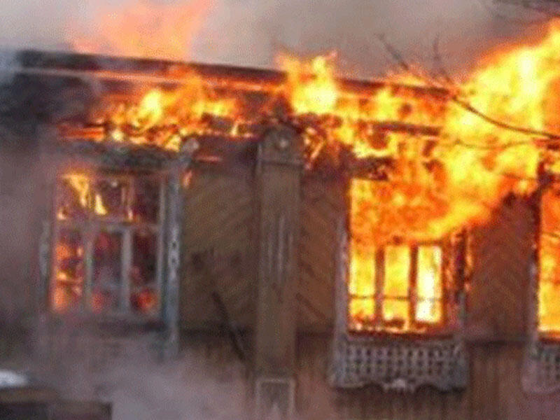 В Гяндже при пожаре в частном доме погиб мужчина - ФОТО