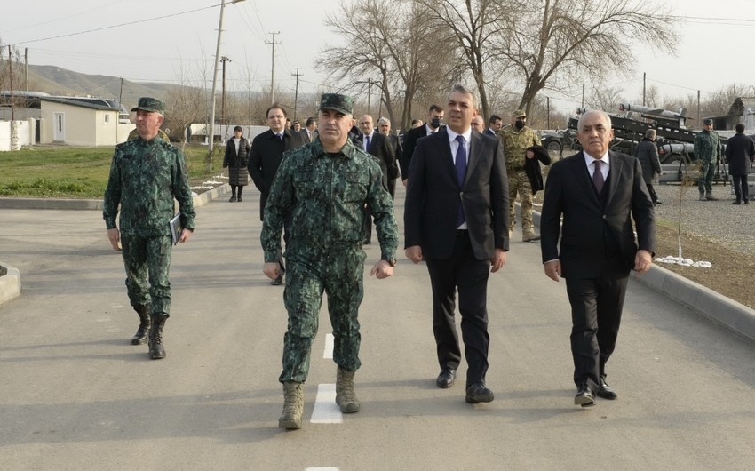 Əli Əsədov və Samir Nuriyev Qubadlıda hərbi hissədə olub, silah-sursata baxış keçiriblər