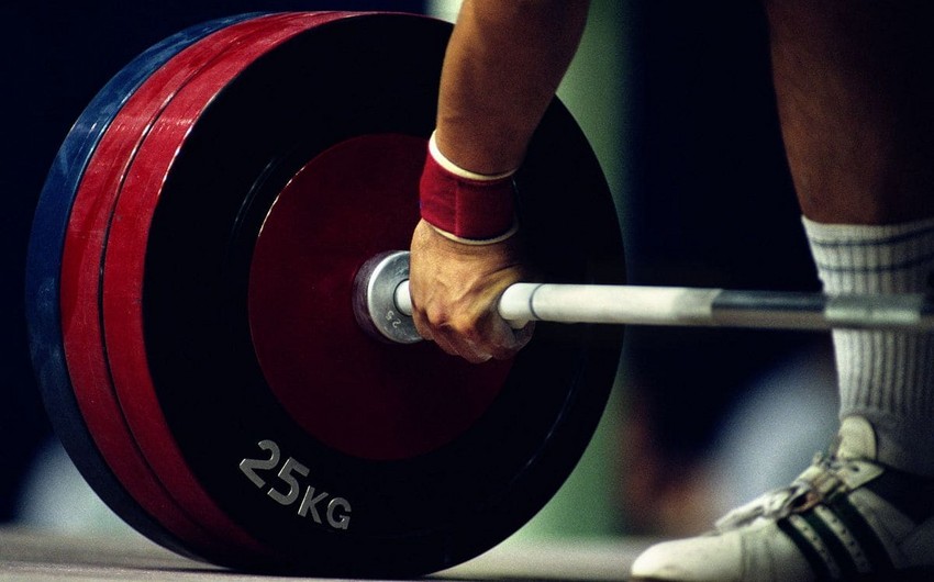 Rusiyalı ağır atletləri beynəlxalq yarışlardan kənarlaşdırıb