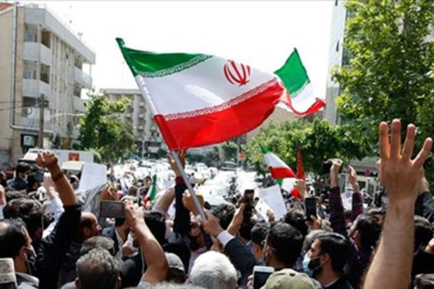 Təbrizdə təqaüdçülər etiraz mitinqi keçirir - VİDEO