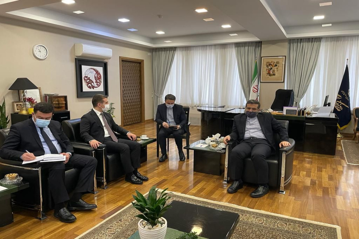 Azərbaycan səfiri İranın mədəniyyət naziri ilə görüşüb
