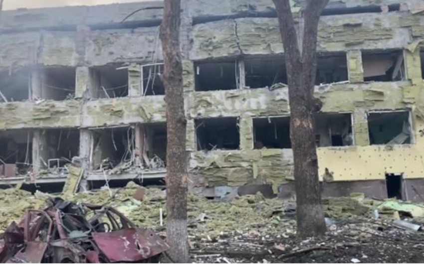 Mariupolda doğum evinə hücum olub, ölən və yaralananlar var